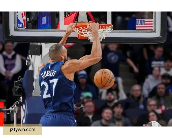 李凯尔：即使无球也专注提升 技术 队伍需围绕戈贝尔组织进攻